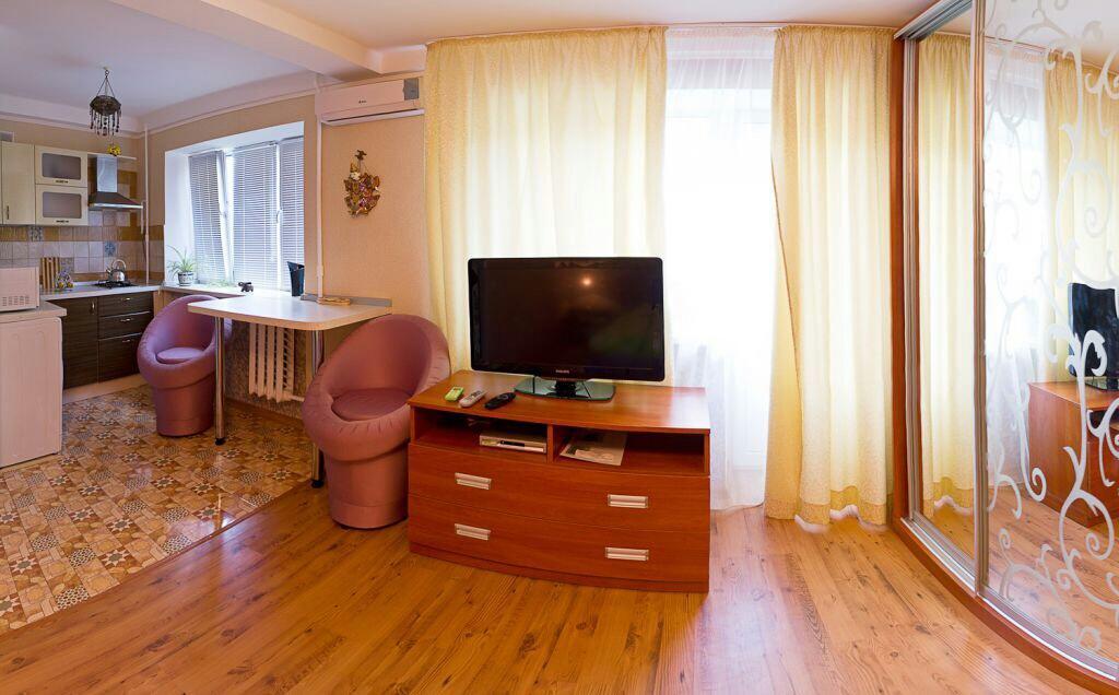 On Starokyivskaya Lane 5 Apartment